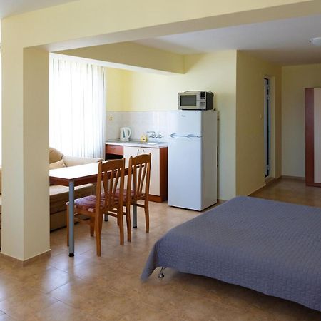 Zlatna Ribka Hotel เชอร์โนโมเรทส์ ภายนอก รูปภาพ