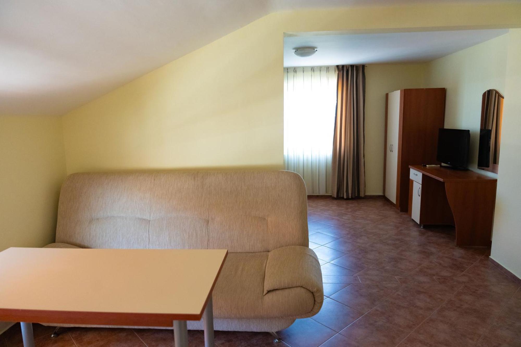 Zlatna Ribka Hotel เชอร์โนโมเรทส์ ภายนอก รูปภาพ