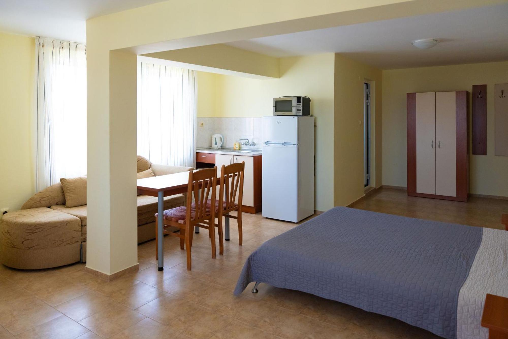 Zlatna Ribka Hotel เชอร์โนโมเรทส์ ภายนอก รูปภาพ