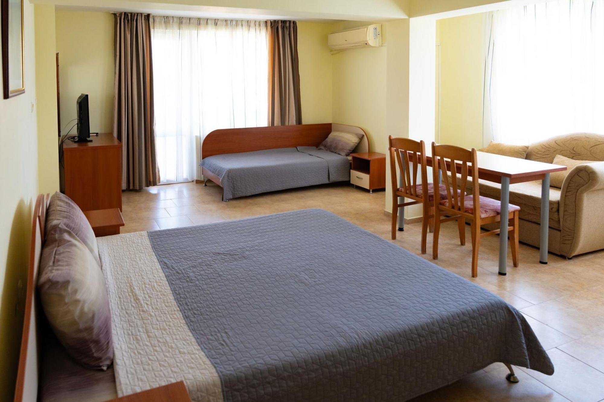 Zlatna Ribka Hotel เชอร์โนโมเรทส์ ภายนอก รูปภาพ