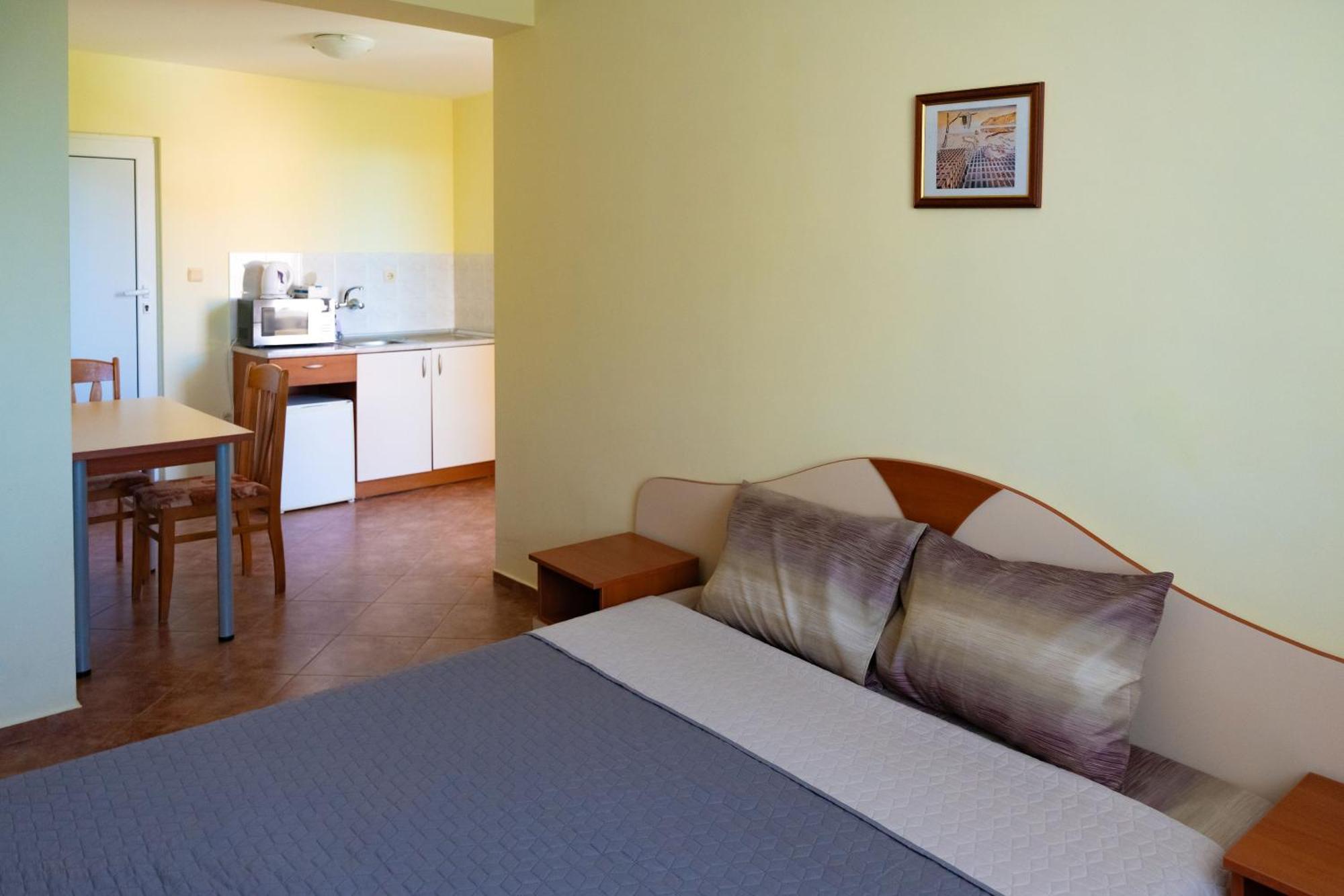 Zlatna Ribka Hotel เชอร์โนโมเรทส์ ภายนอก รูปภาพ