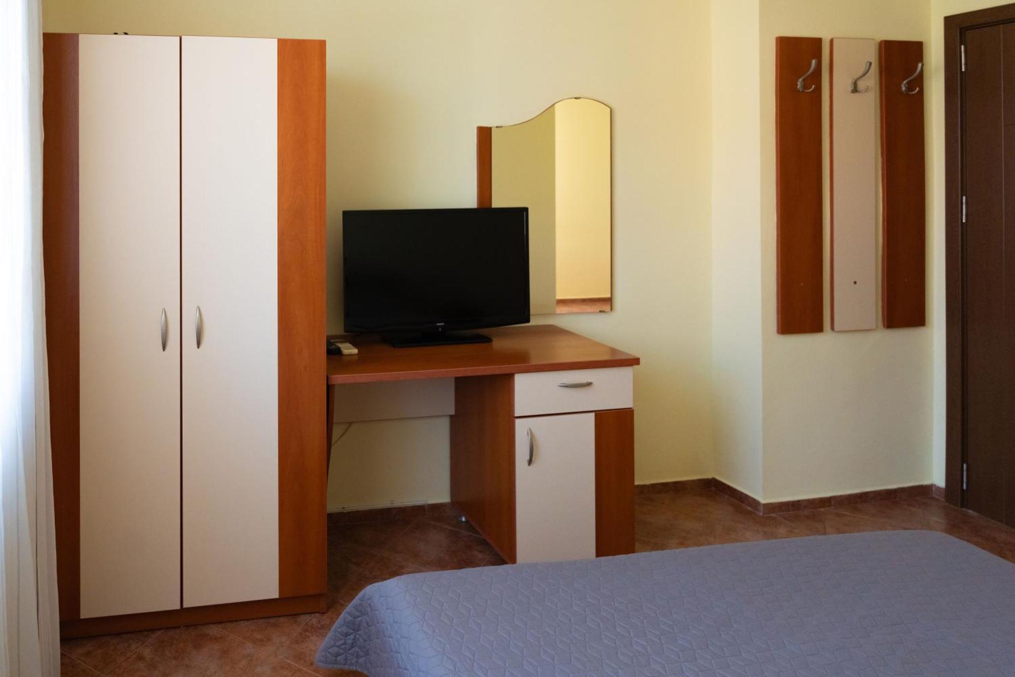 Zlatna Ribka Hotel เชอร์โนโมเรทส์ ภายนอก รูปภาพ