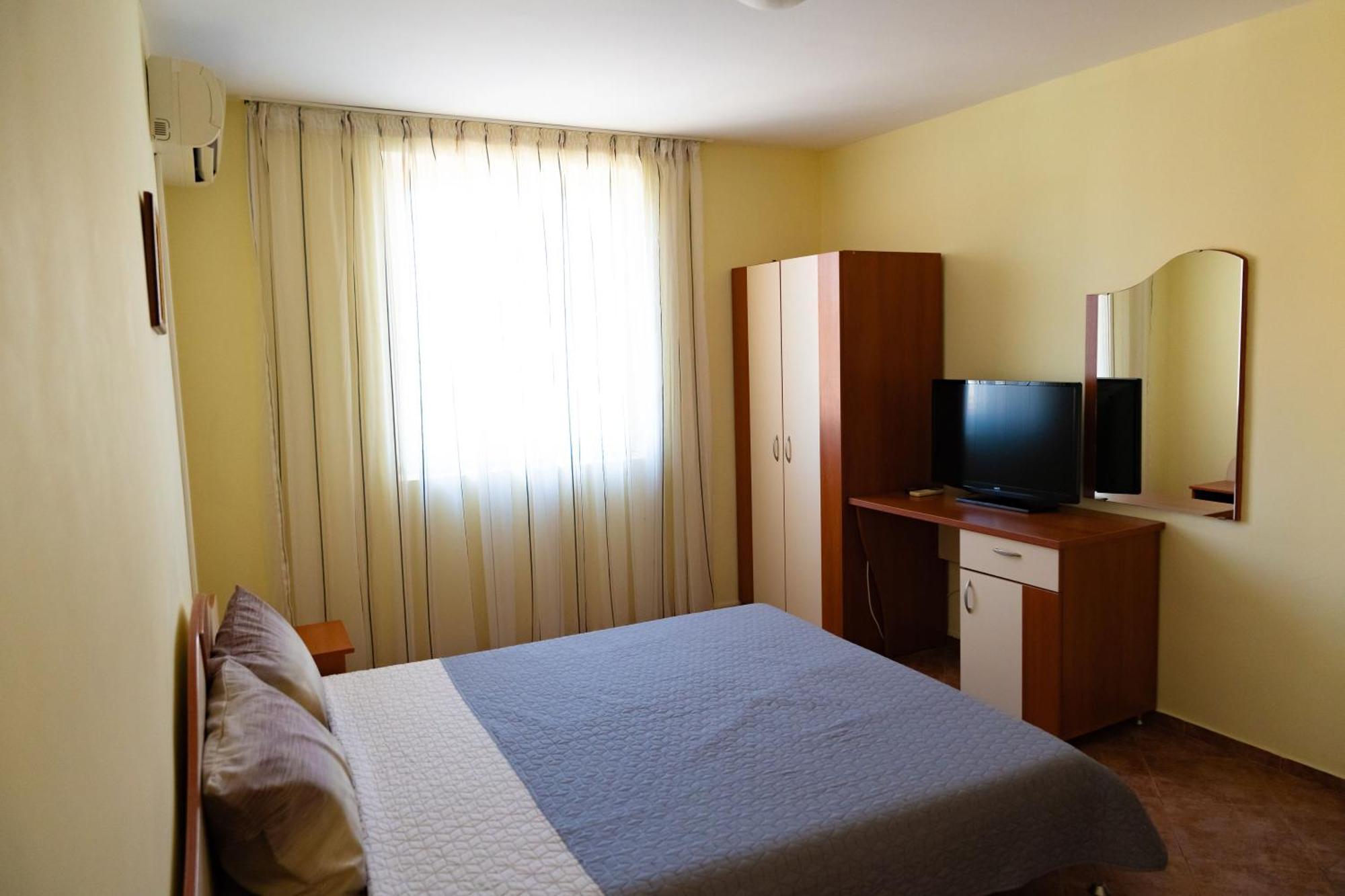 Zlatna Ribka Hotel เชอร์โนโมเรทส์ ภายนอก รูปภาพ
