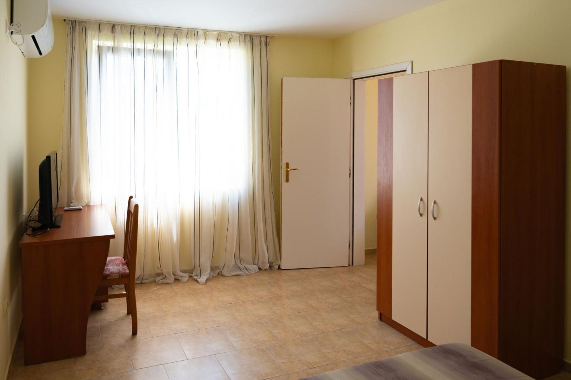 Zlatna Ribka Hotel เชอร์โนโมเรทส์ ภายนอก รูปภาพ