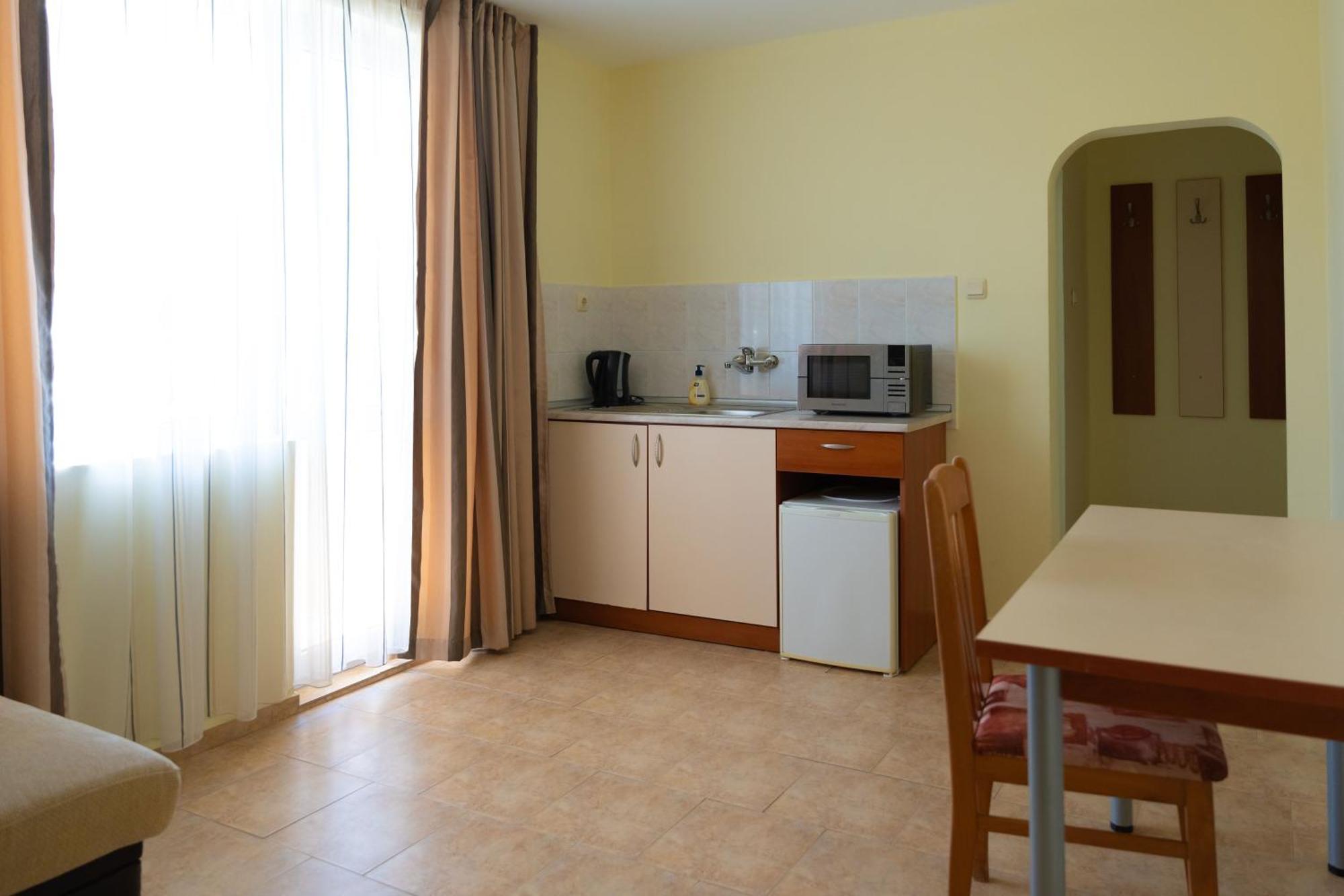 Zlatna Ribka Hotel เชอร์โนโมเรทส์ ภายนอก รูปภาพ
