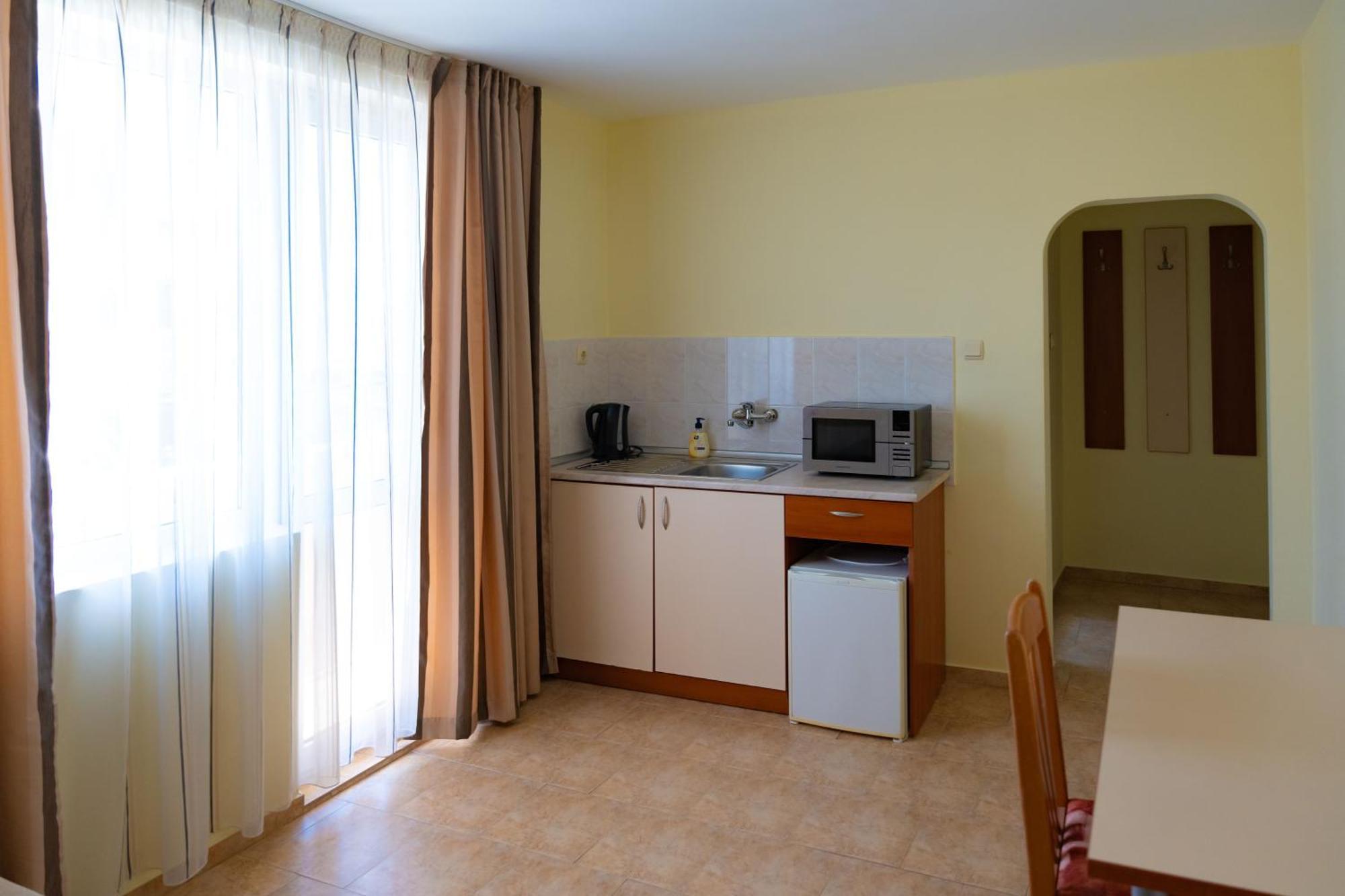 Zlatna Ribka Hotel เชอร์โนโมเรทส์ ภายนอก รูปภาพ