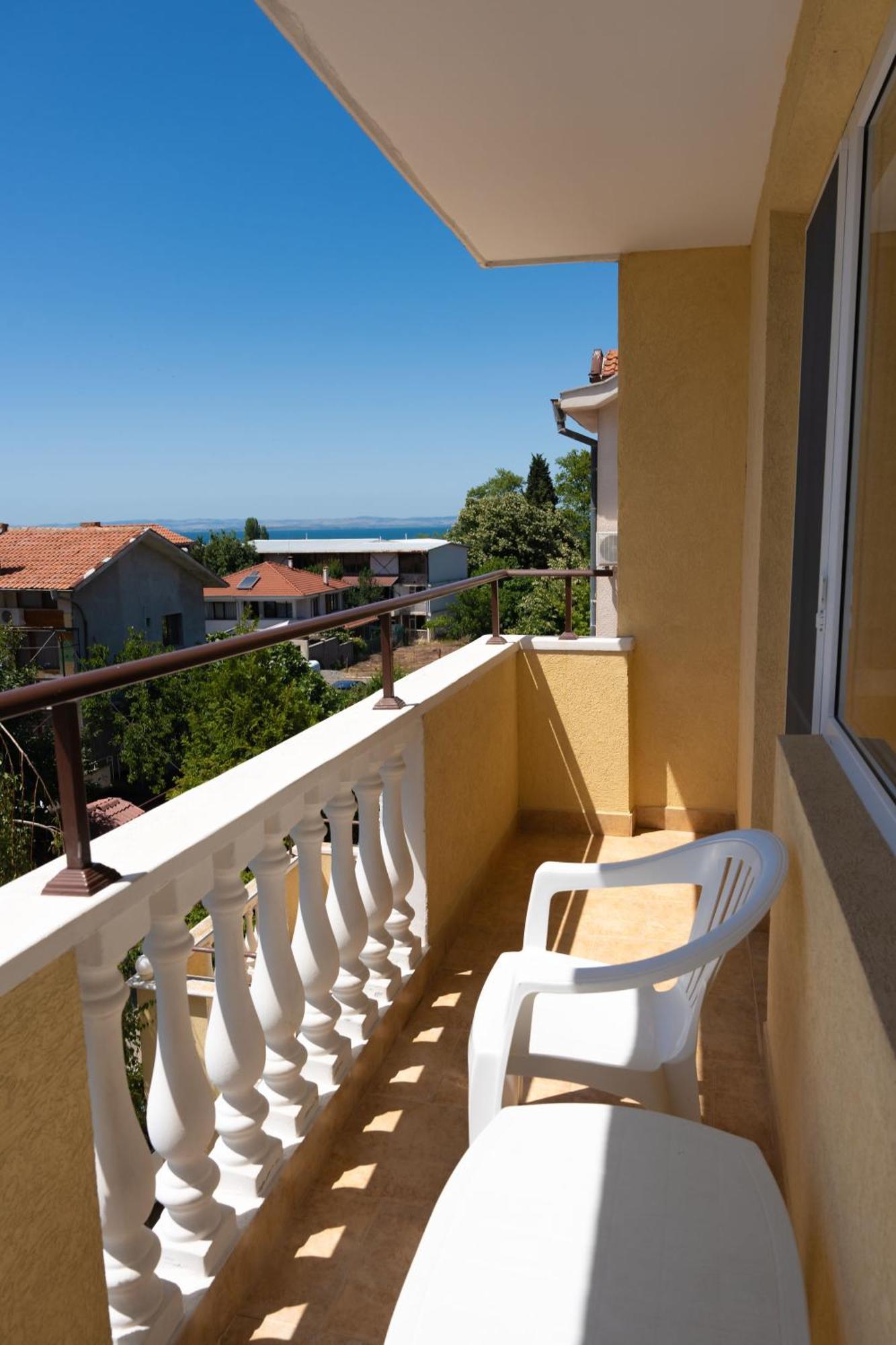Zlatna Ribka Hotel เชอร์โนโมเรทส์ ภายนอก รูปภาพ